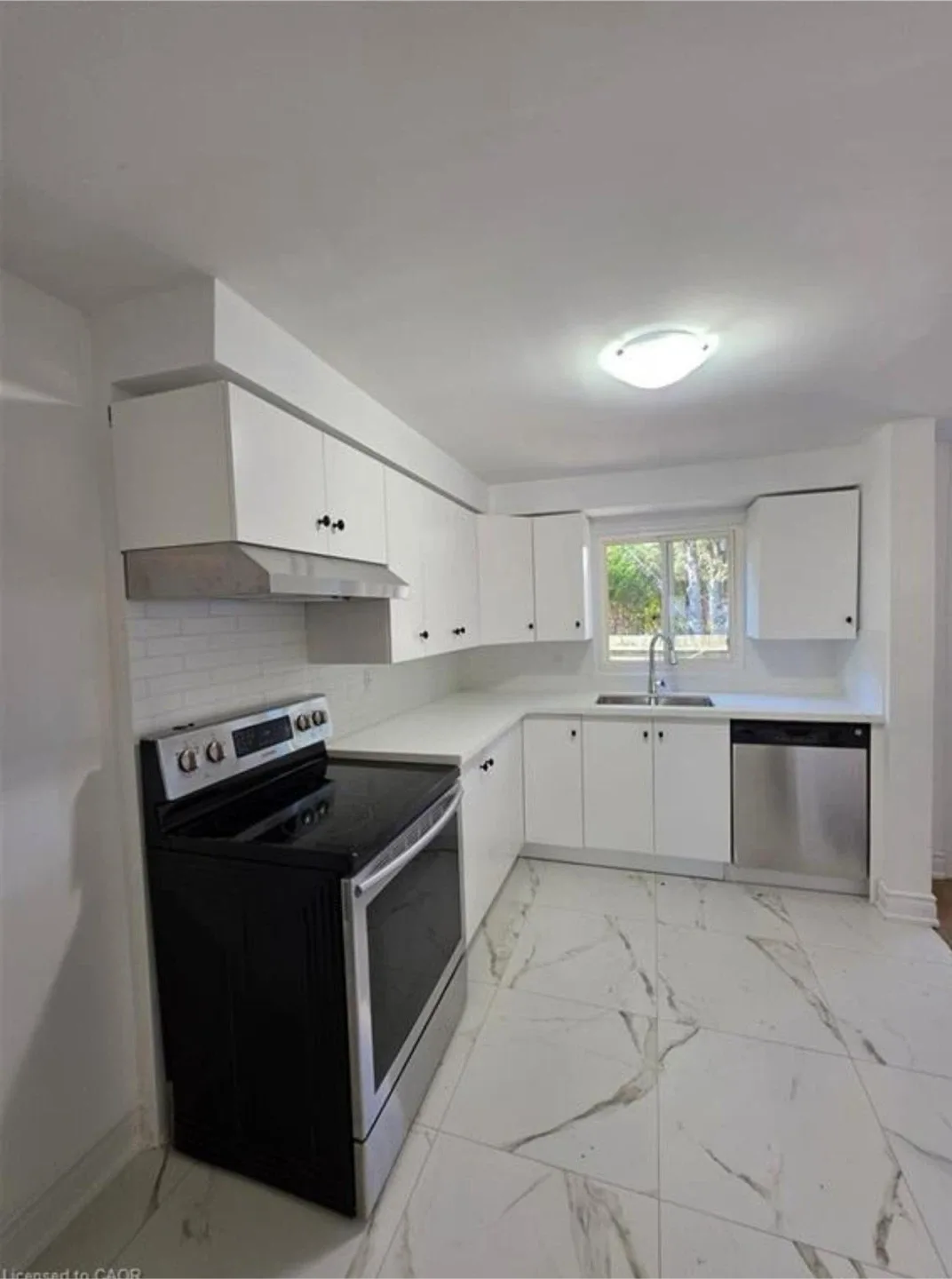 Newly Renovated 3-Bedroom Townhome for Rent- Cambridge image indicator(3)