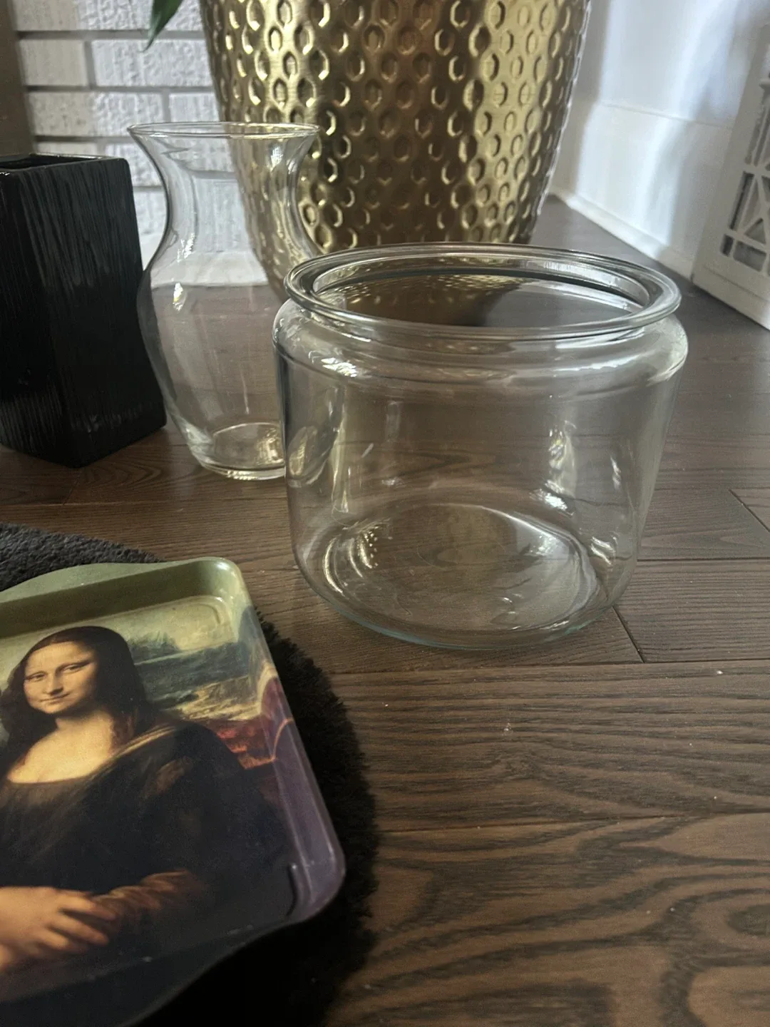 Assorted Vases and Decorative Jars image indicator(6)