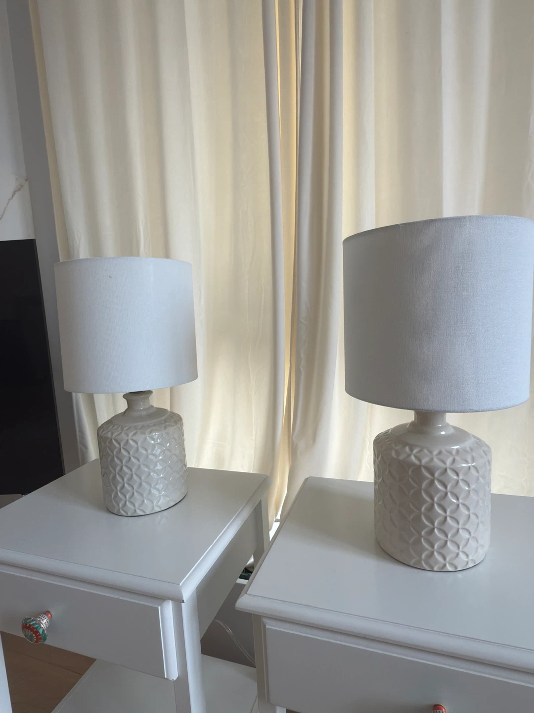 Pair of White Ceramic Table Lamps - photo 4