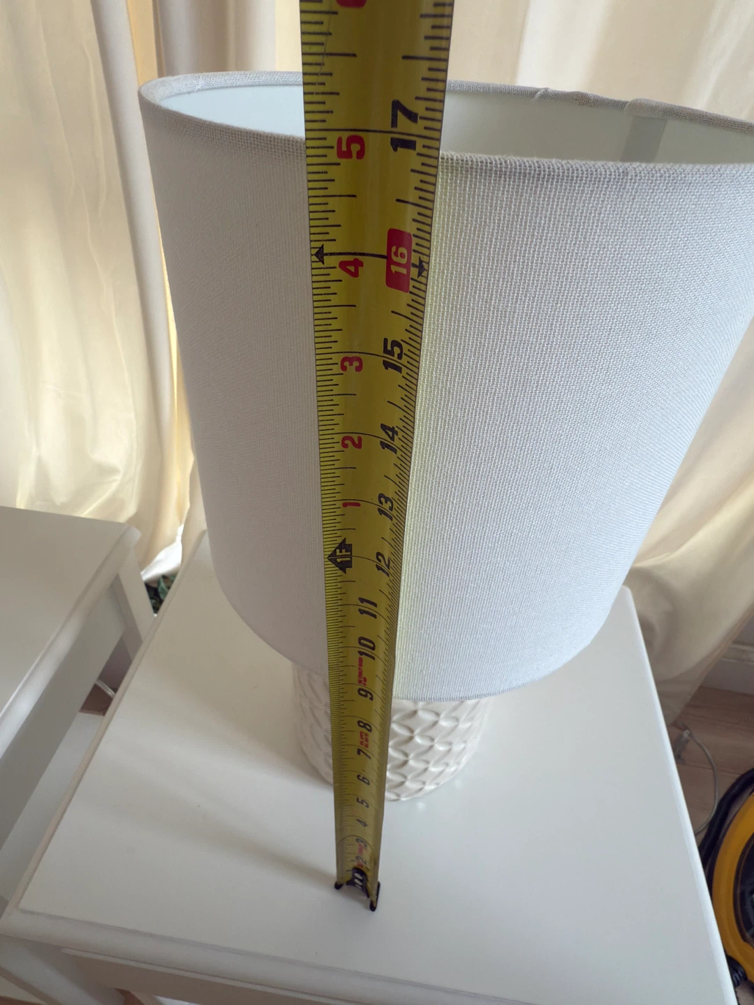 Pair of White Ceramic Table Lamps - photo 2
