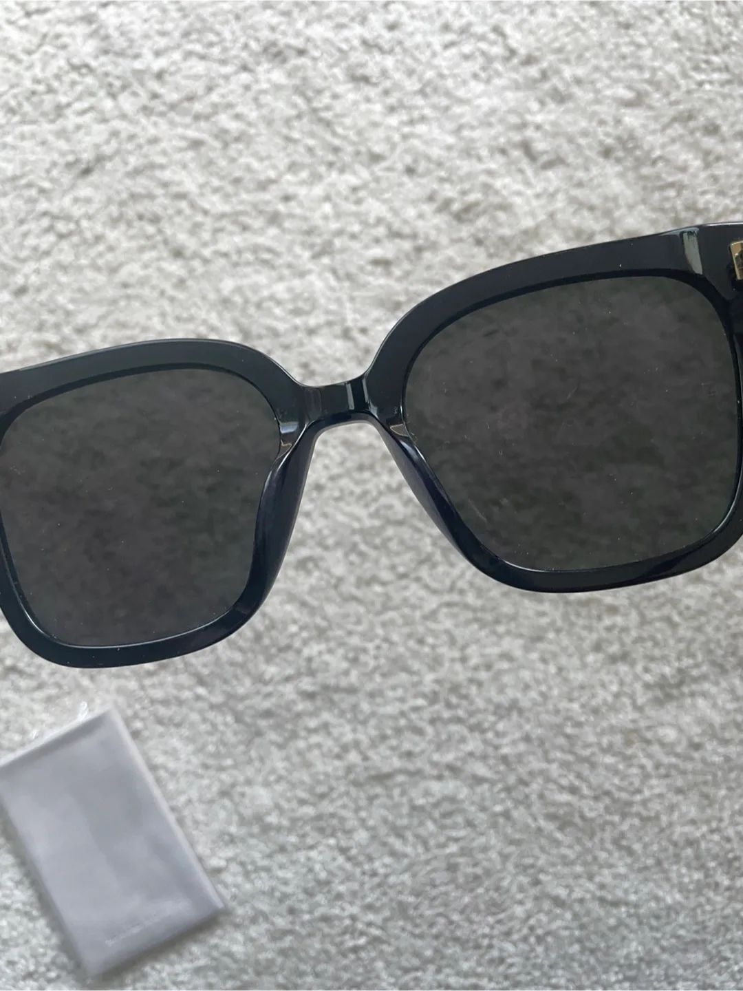Gentle Monster Black Sunglasses image indicator(8)