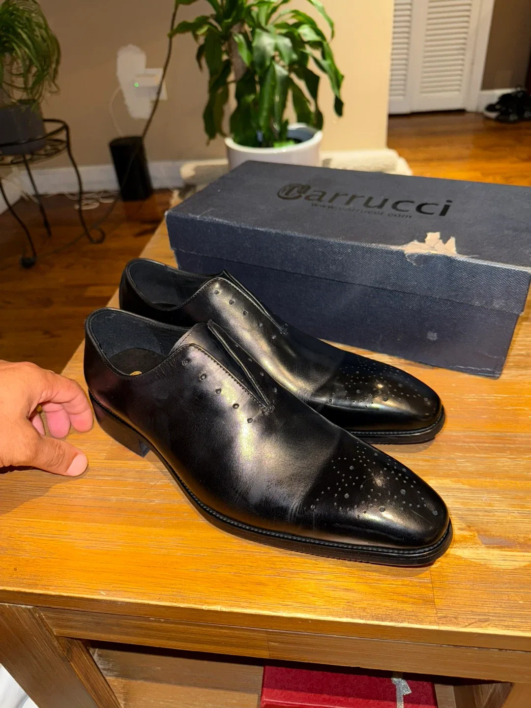 Carrucci Black Leather Dress Shoes - Size 10 thumbnail