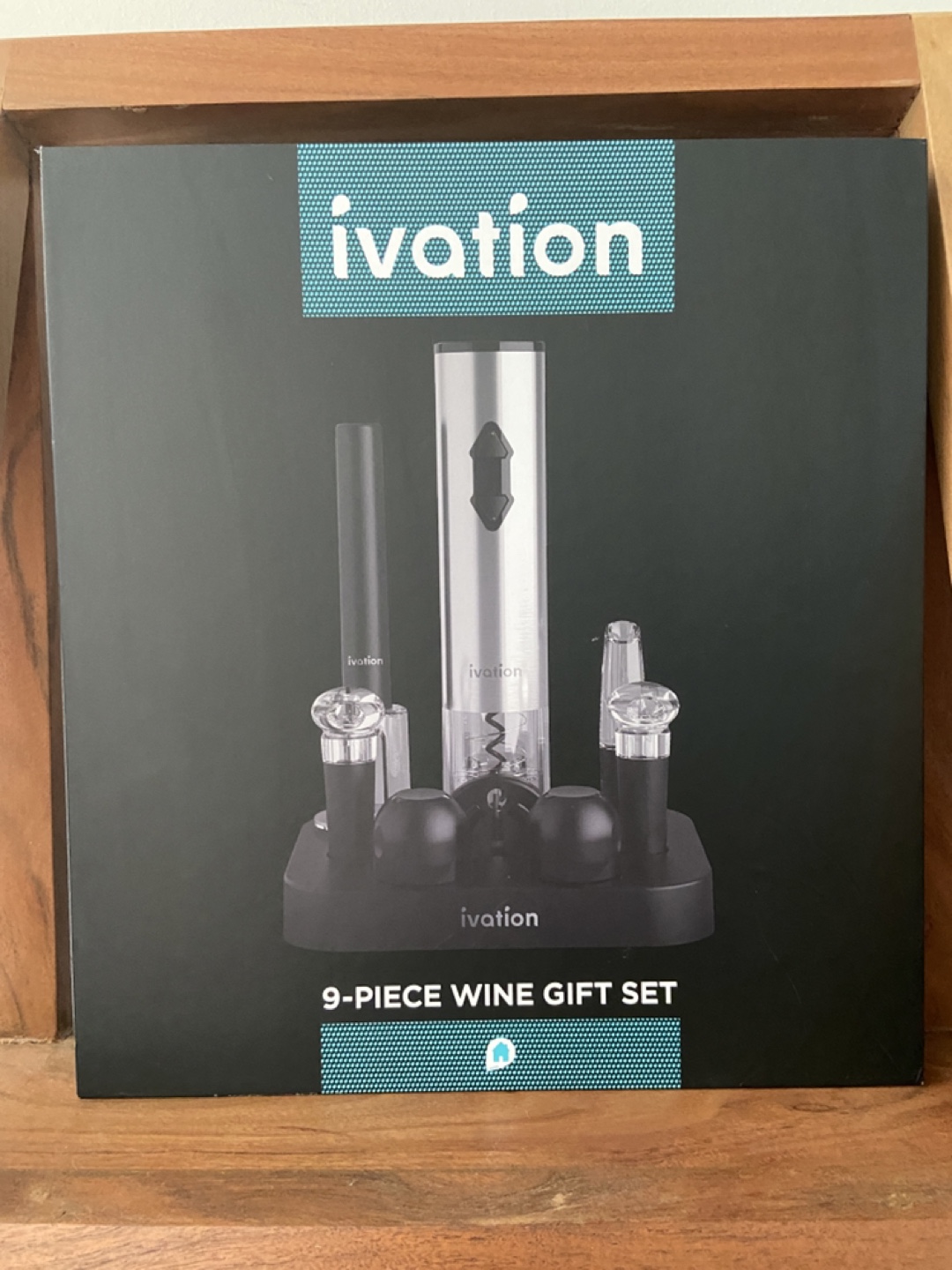 Ivation 9-Piece Wine Gift Set - New in Box!