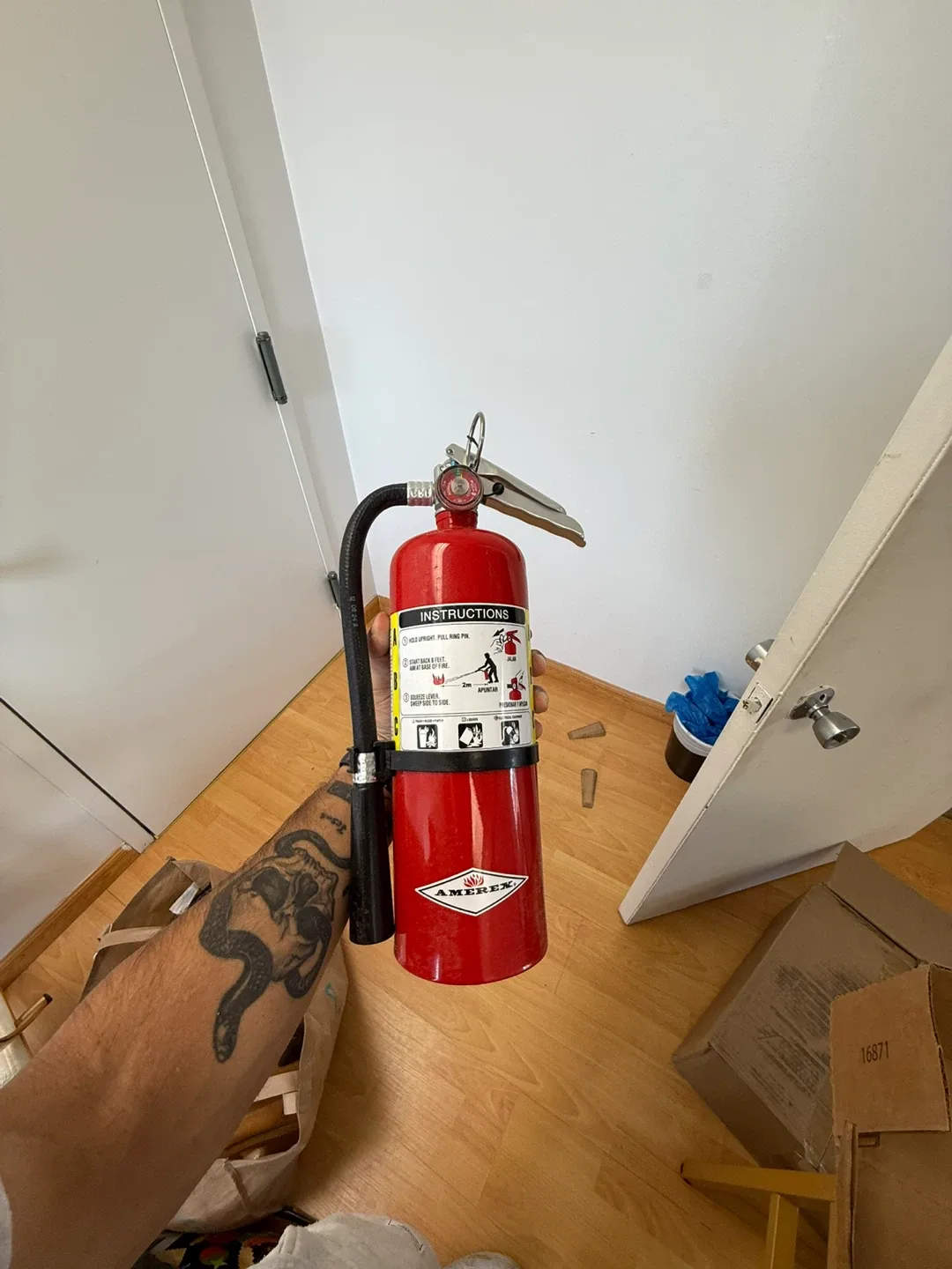 Amerex B500 Fire Extinguisher - 5 LB thumbnail