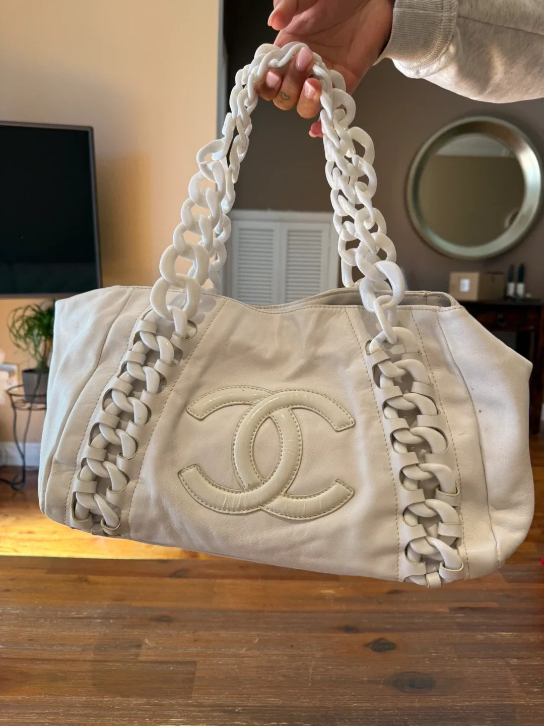 Chanel Cream Leather Chain Tote Bag thumbnail