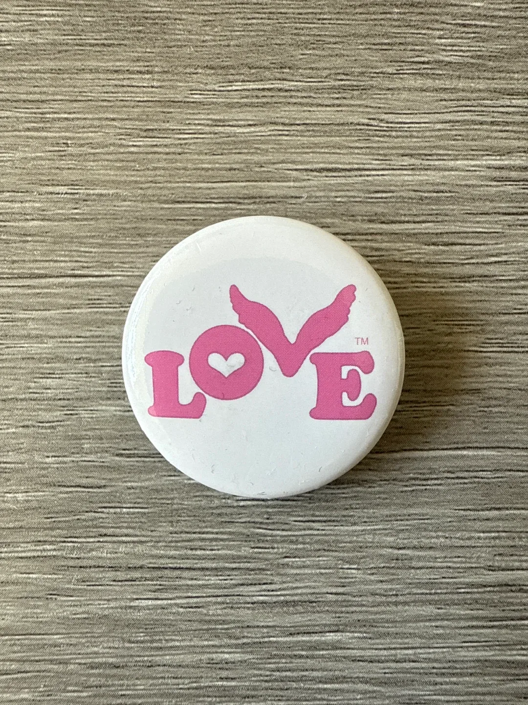 🥕Coldplay LOVE Button Pin thumbnail