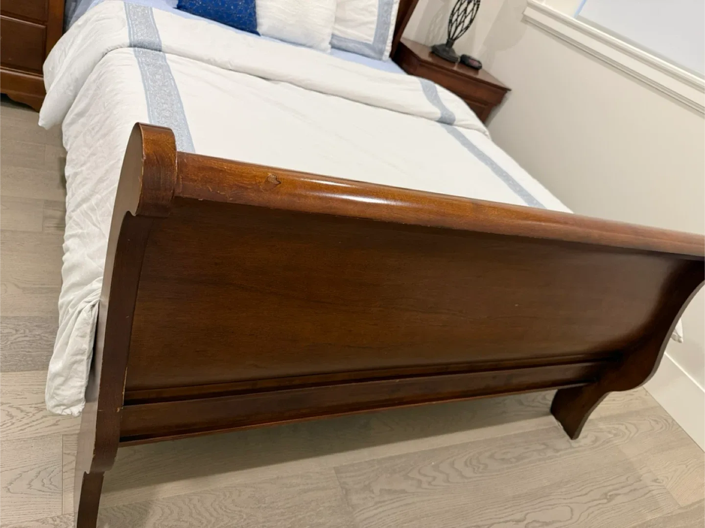 Bedroom Set - Bed and Nightstand image indicator(8)