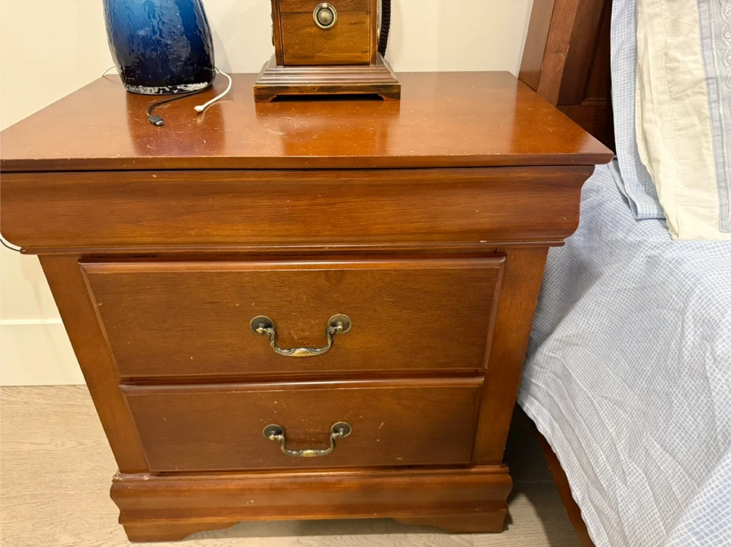 Bedroom Set - Bed and Nightstand image indicator(7)