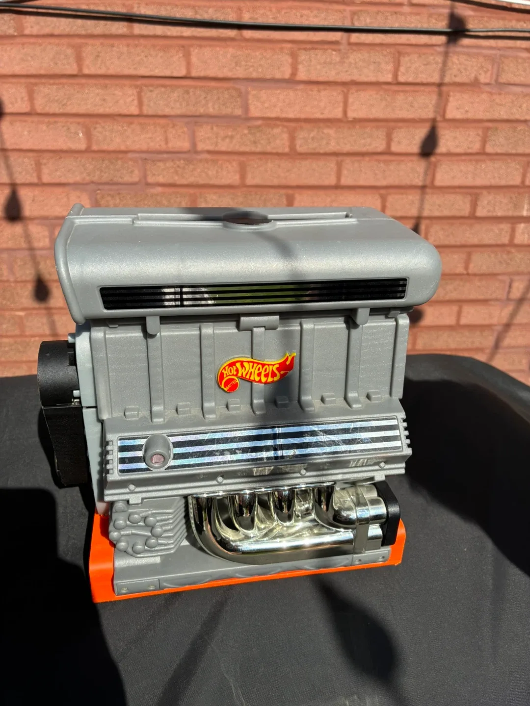 Hot Wheels Engine garage Toy thumbnail