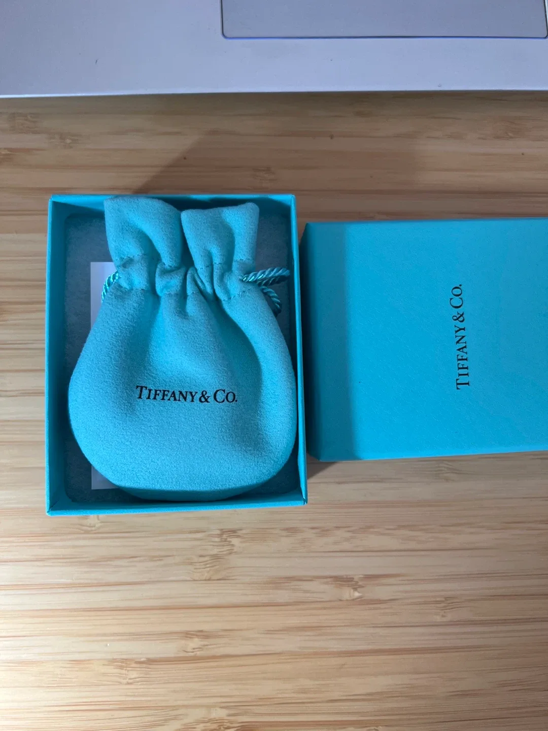 Tiffany & Co. Sterling Silver Heart Tag Bead Bracelet image indicator(3)