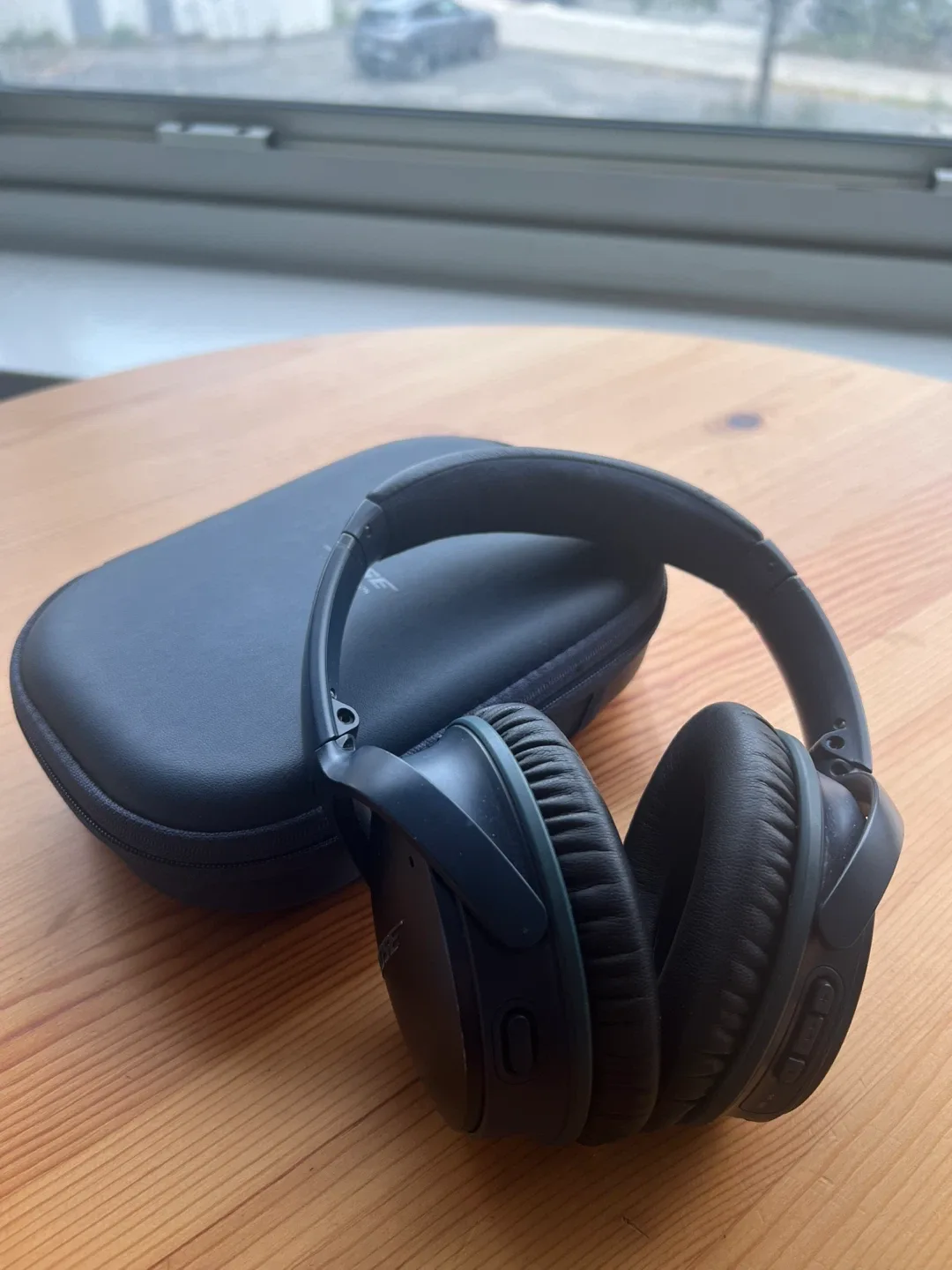 Bose QuietComfort 45 Limited Edition Headphones - Blue thumbnail
