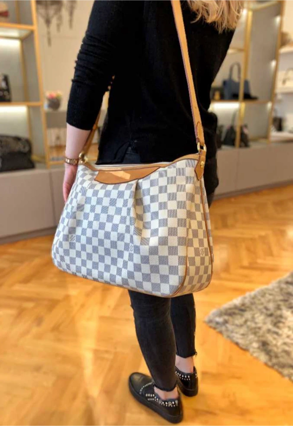 Authentic Louis Vuitton Siracusa GM