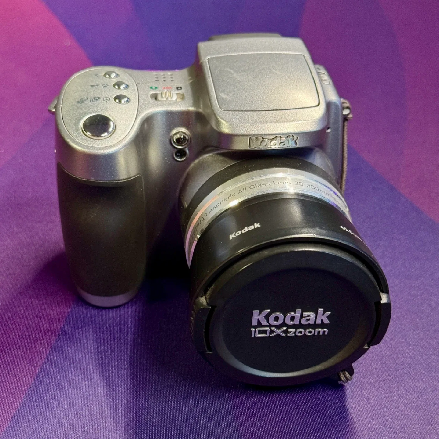 Kodak EasyShare Z740 5.0 Megapixel Digital Camera thumbnail