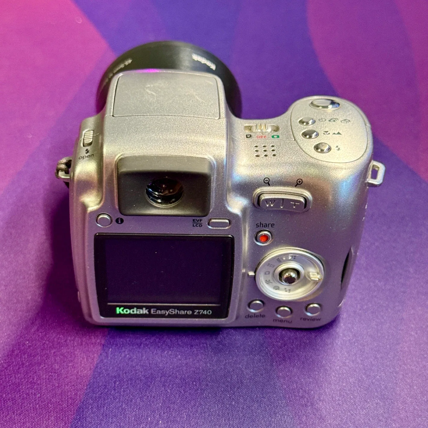 Kodak EasyShare Z740 5.0 Megapixel Digital Camera image indicator(2)