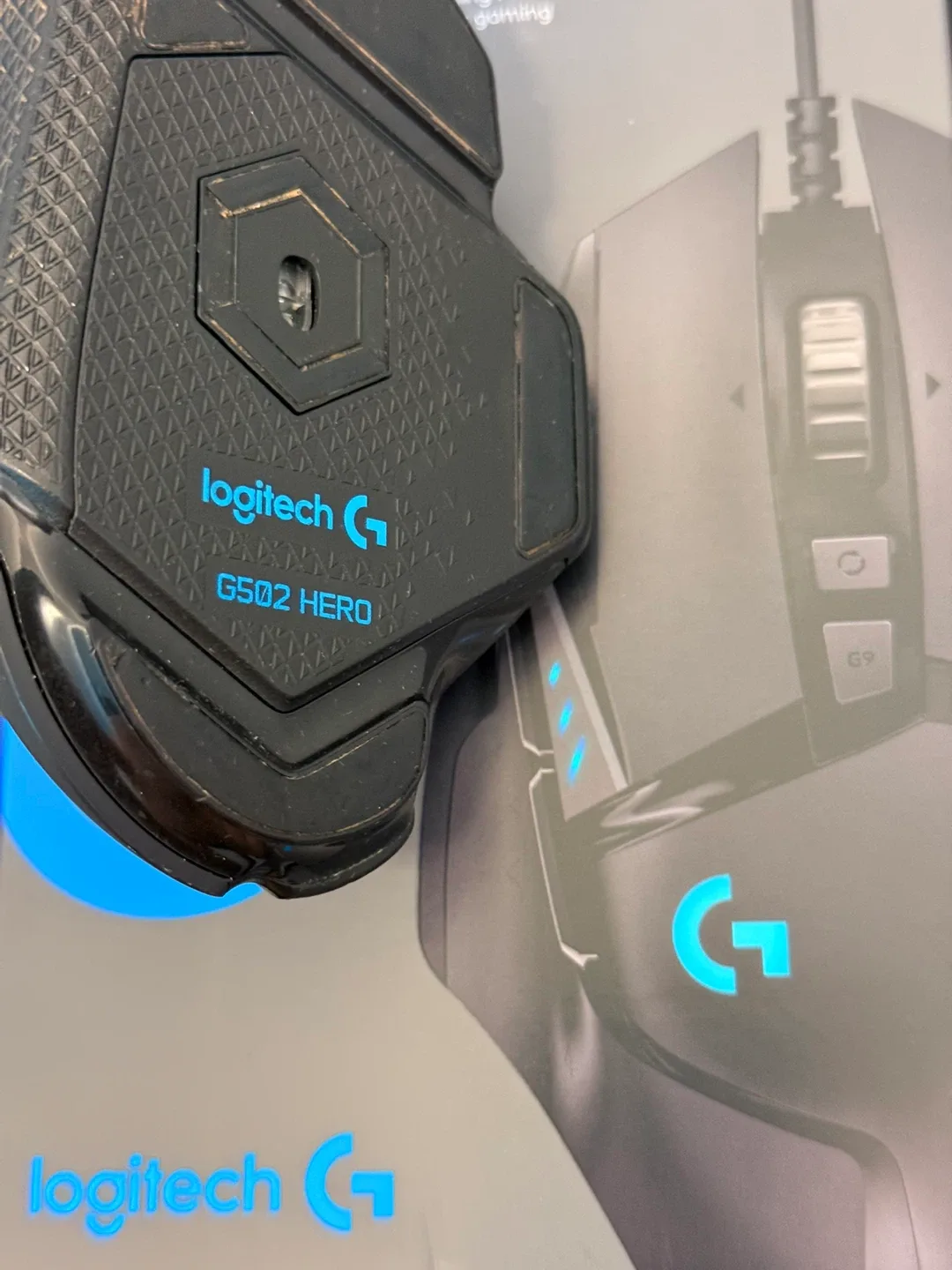 Used-Logitech G502 HERO Gaming Mouse with box image indicator(2)