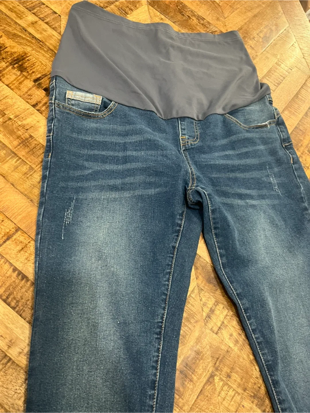 Women’s Maternity Jeans- Size L image indicator(2)