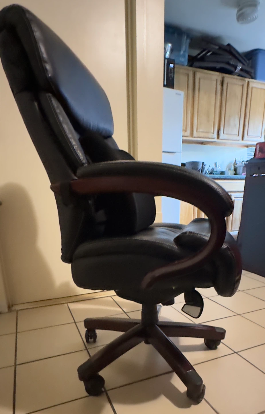 Black Leather Executive Office Chair - photo 4