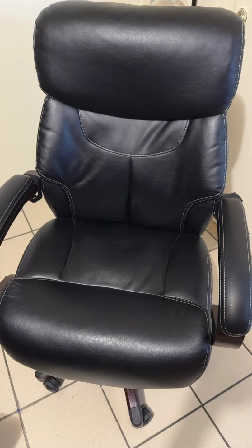 Black Leather Executive Office Chair thumbnail