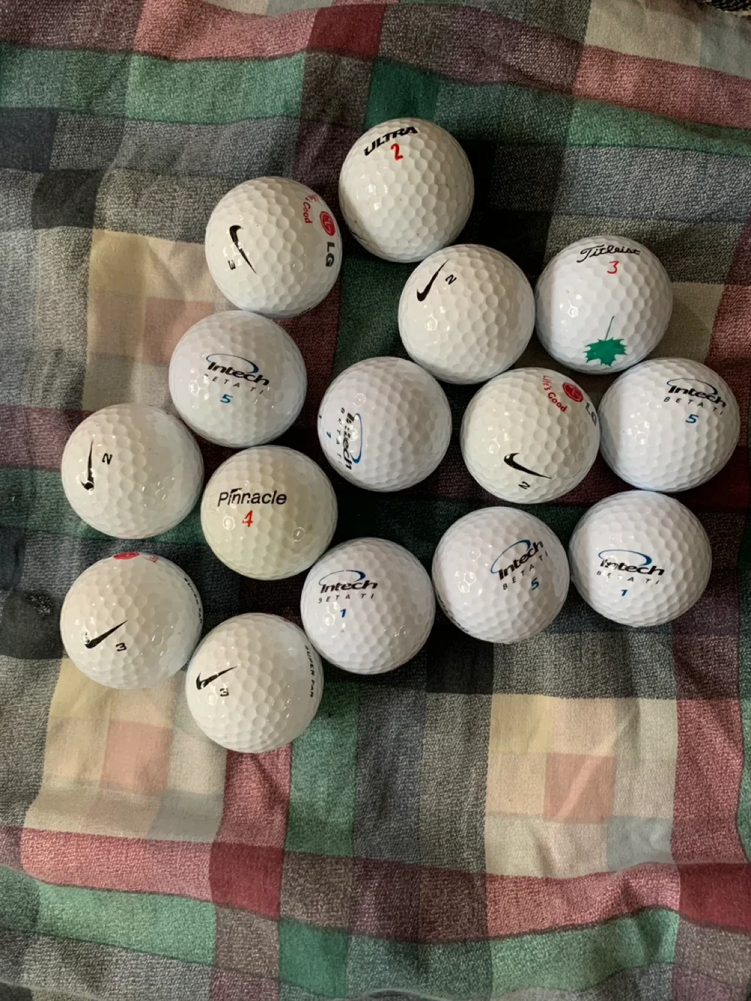 Mixed Golf Balls - Titleist, Nike, Pinnacle, Intech thumbnail