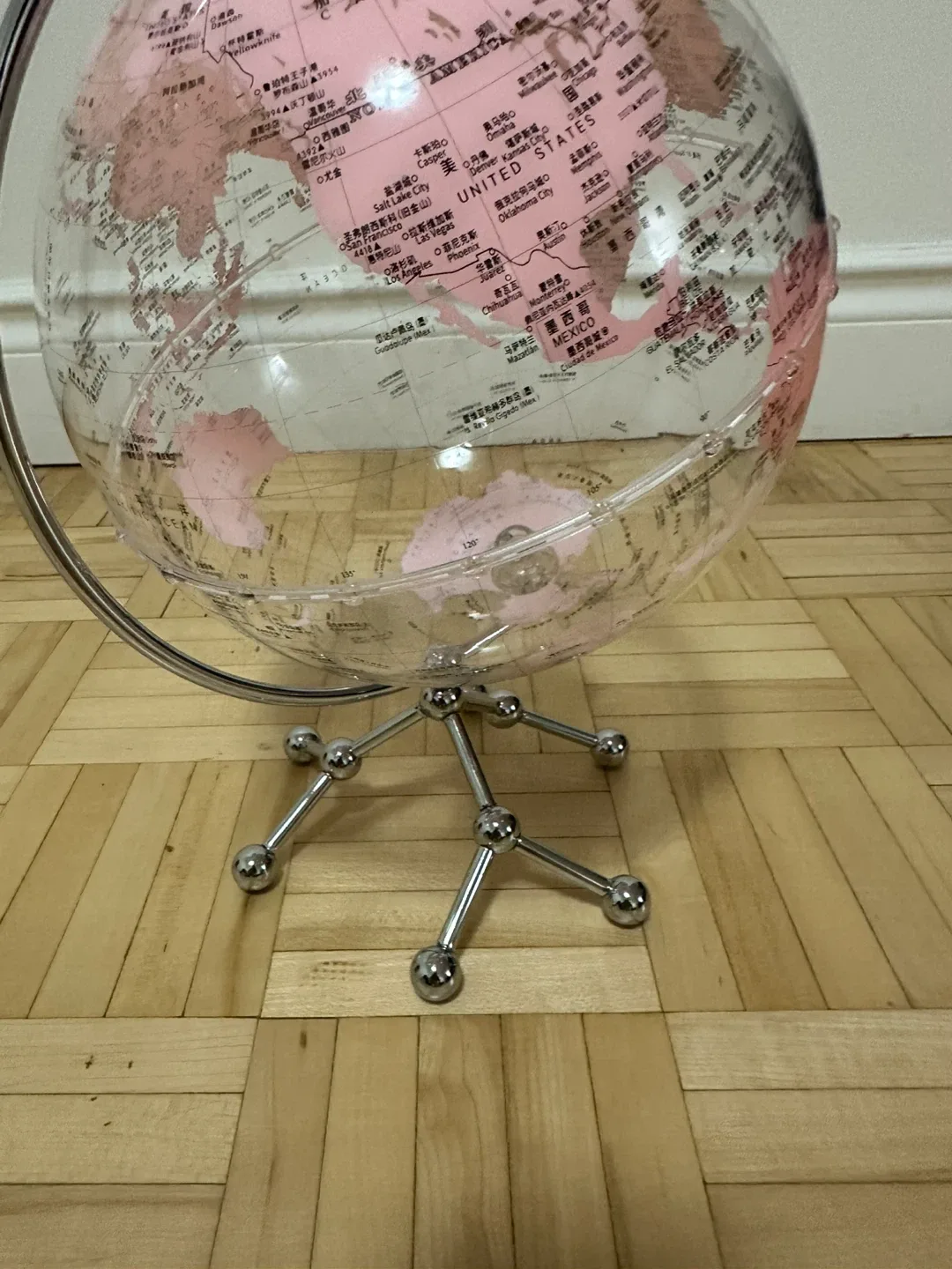 Pink Globe with Silver Stand image indicator(6)