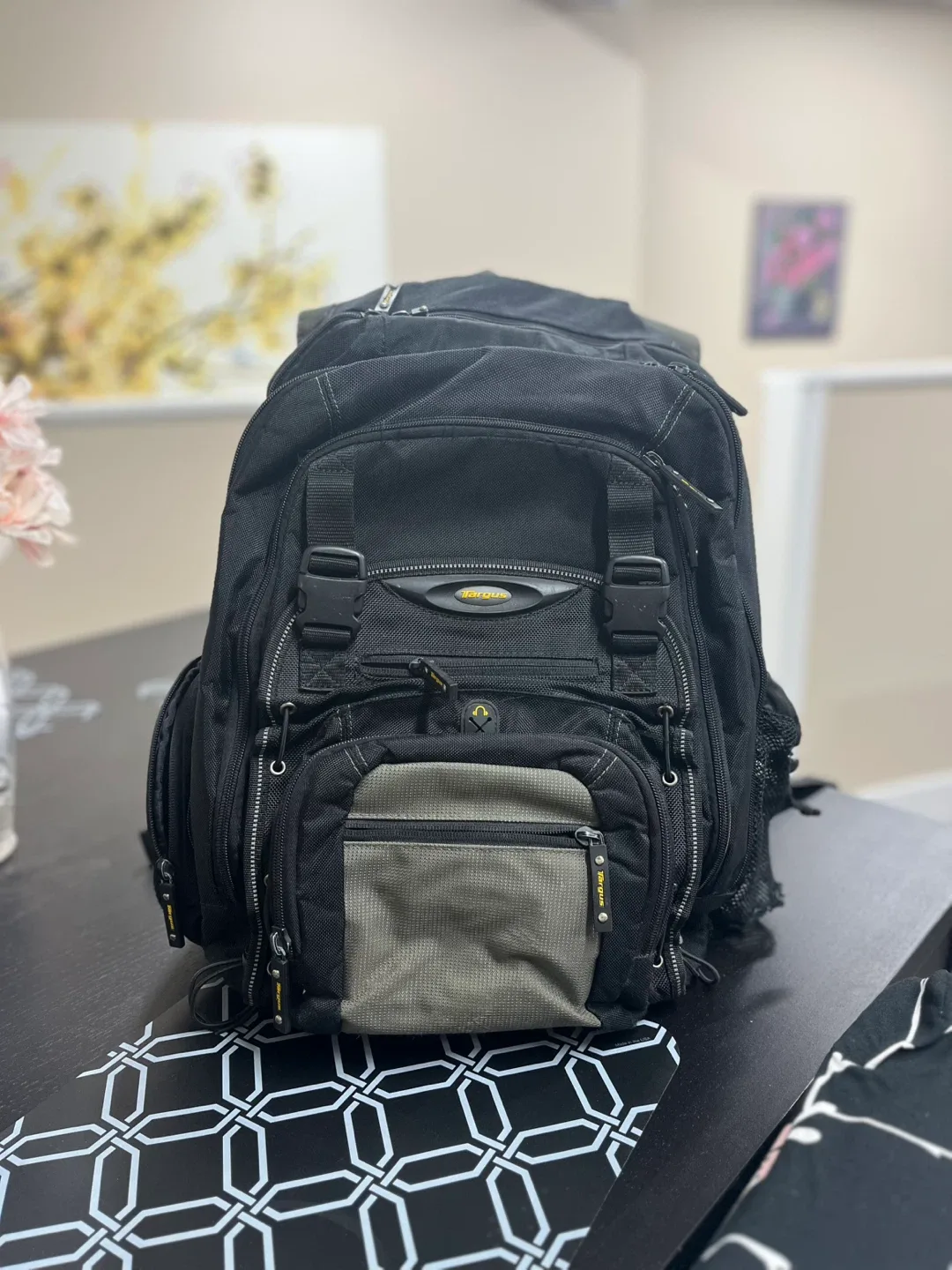 SwissGear Black Backpack thumbnail