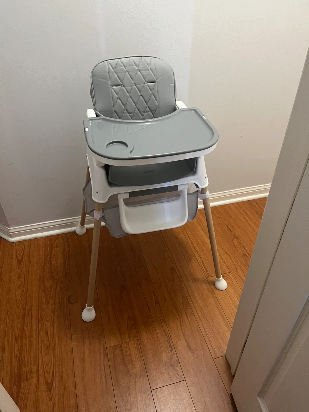 Light Gray Baby High Chair image indicator(4)
