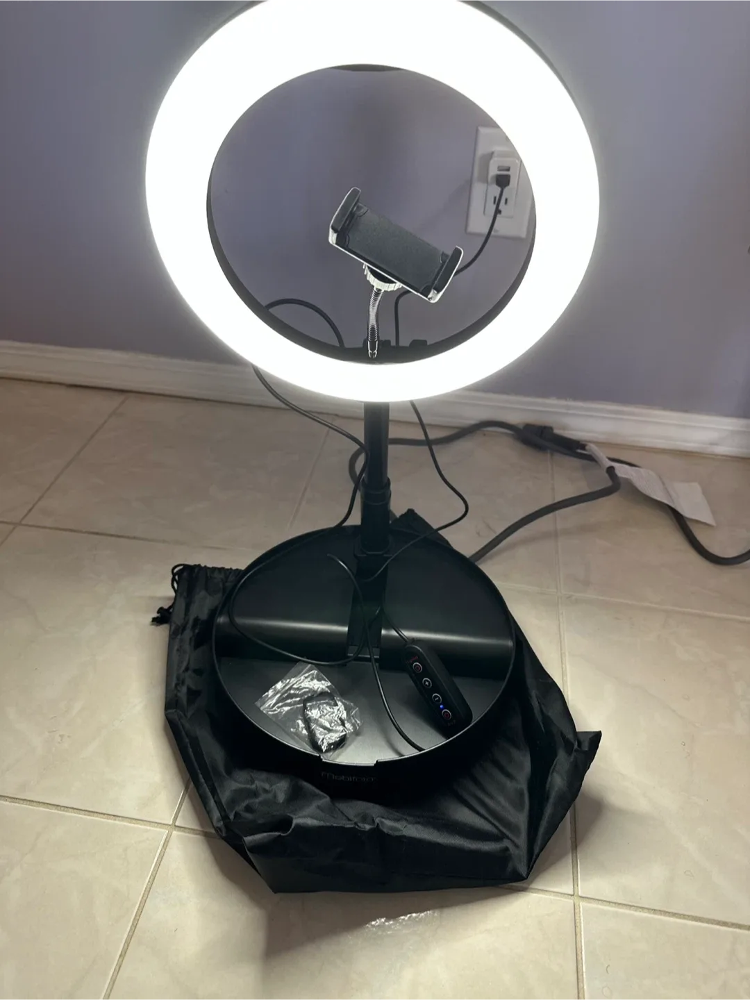 Mobifoto 18" LED Ring Light with Stand image indicator(2)