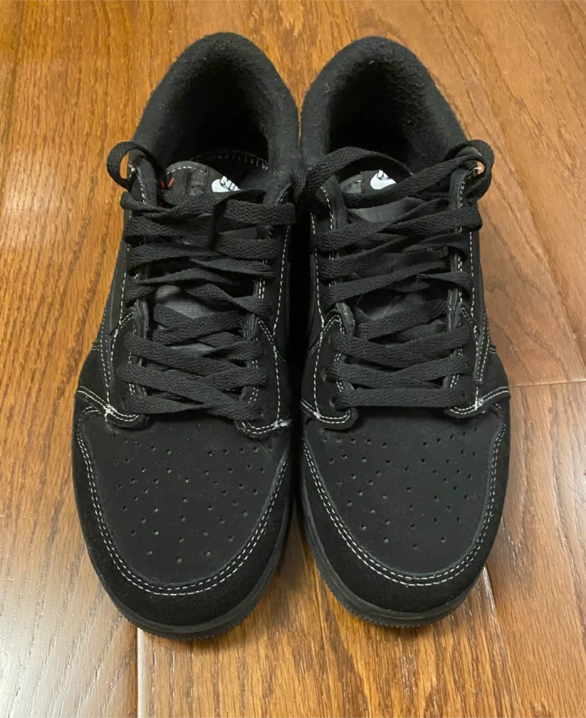 Travis Scott Dunks image indicator(2)