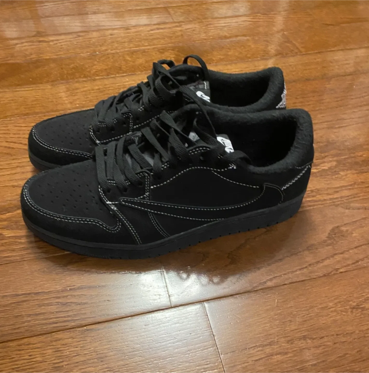 Travis Scott Dunks image indicator(4)