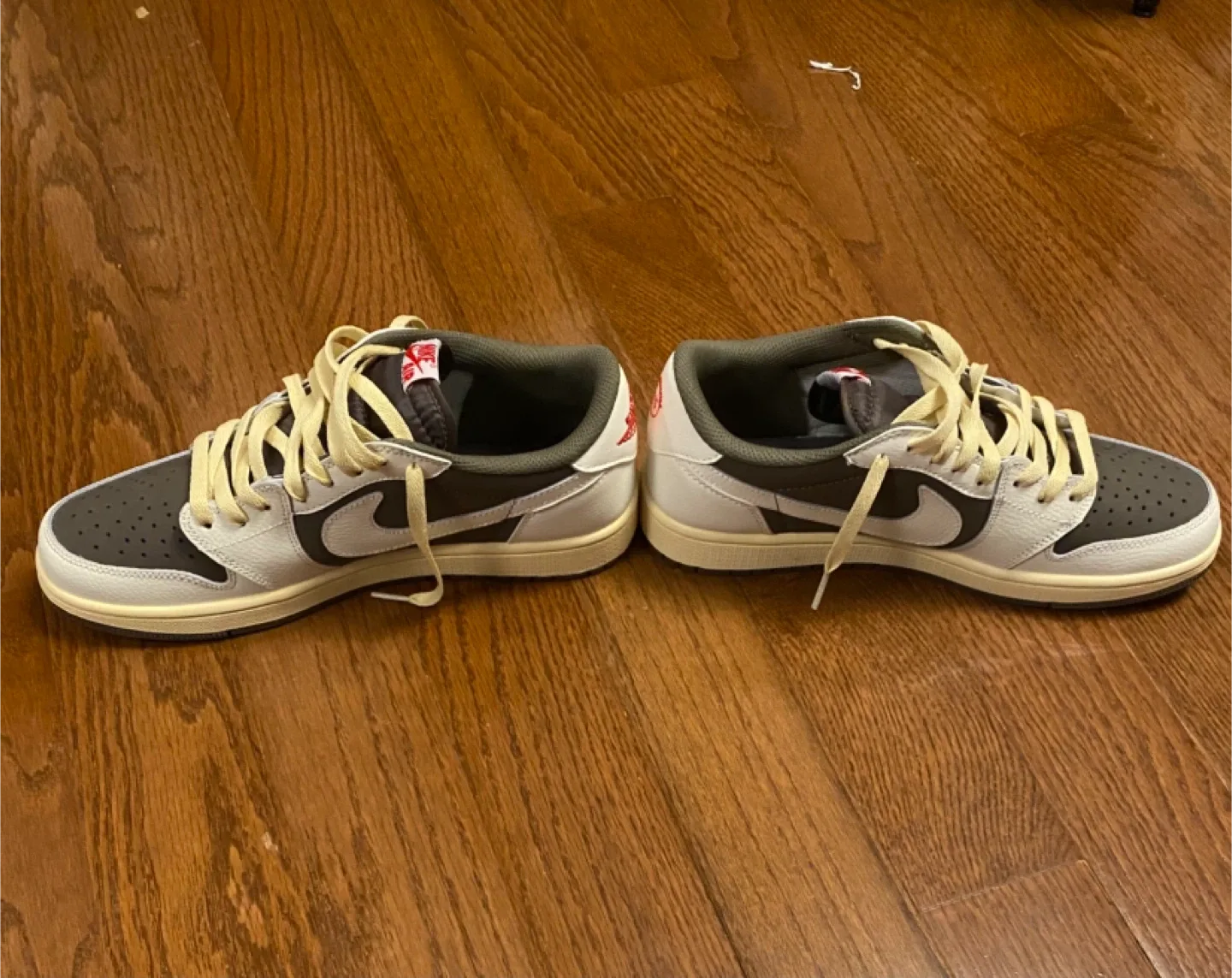 Travis Scott Dunks image indicator(9)