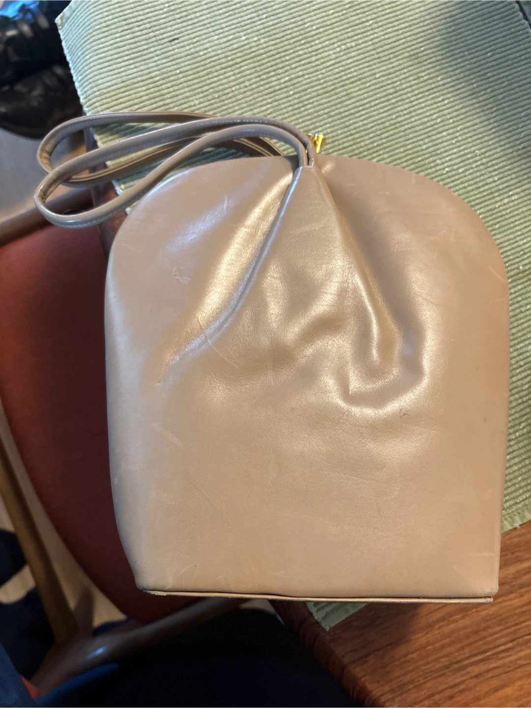 Vintage 1961 Beige Leather Kisslock Purse
