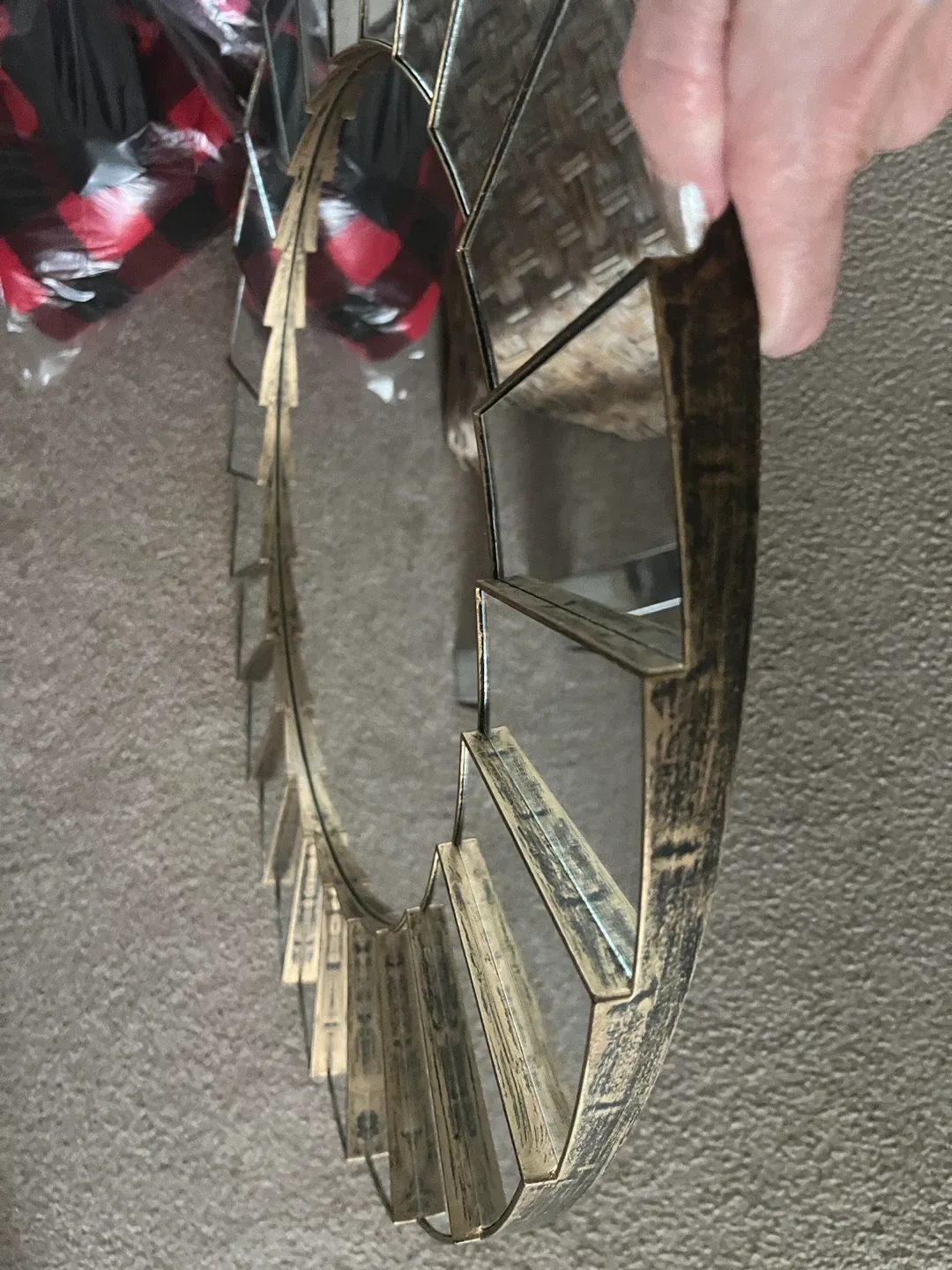 Round Mirror with Beveled Edges. Lightweight 22” image indicator(5)