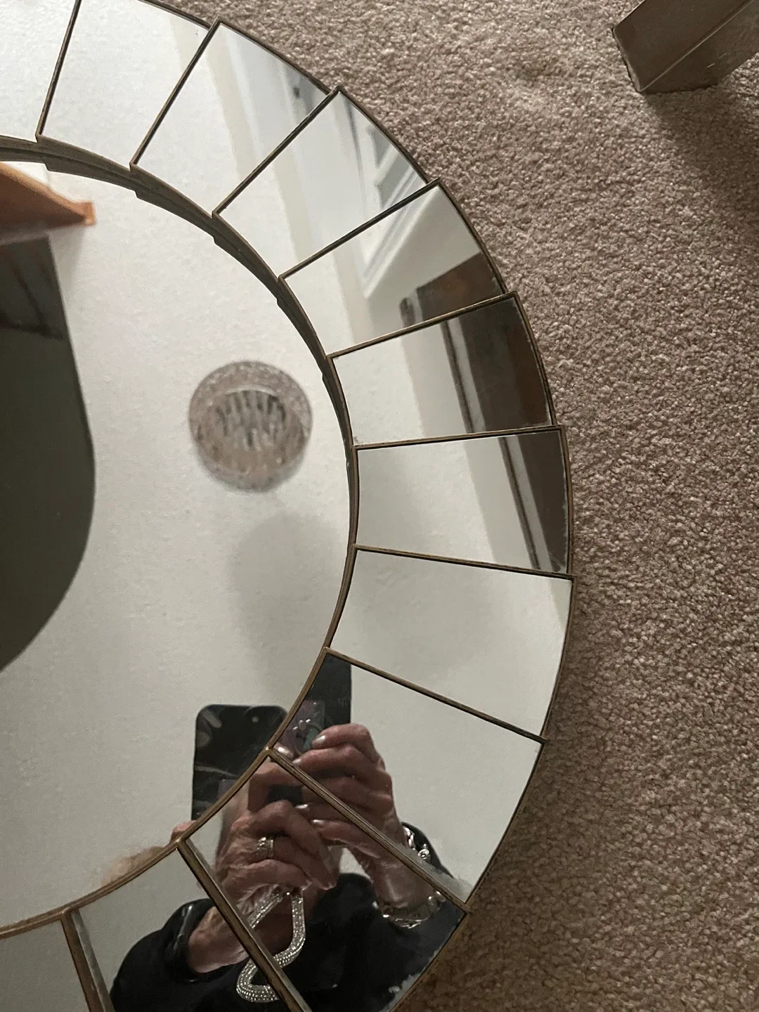 Round Mirror with Beveled Edges. Lightweight 22” image indicator(3)