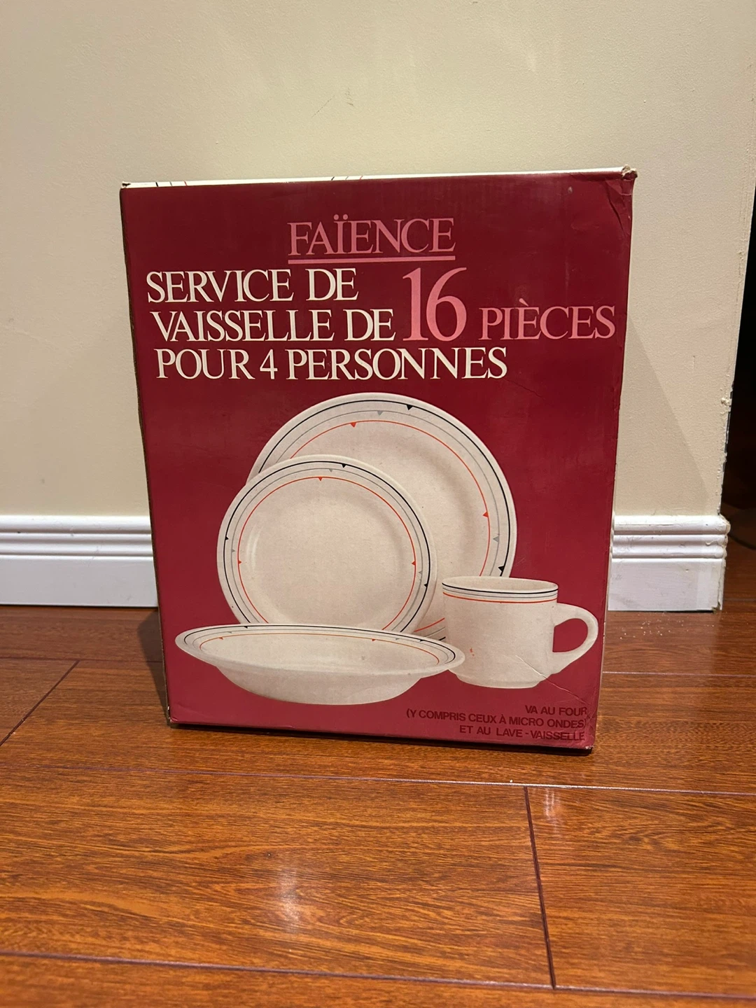 Faïence 16-Piece Dinnerware Set (Service for 4)