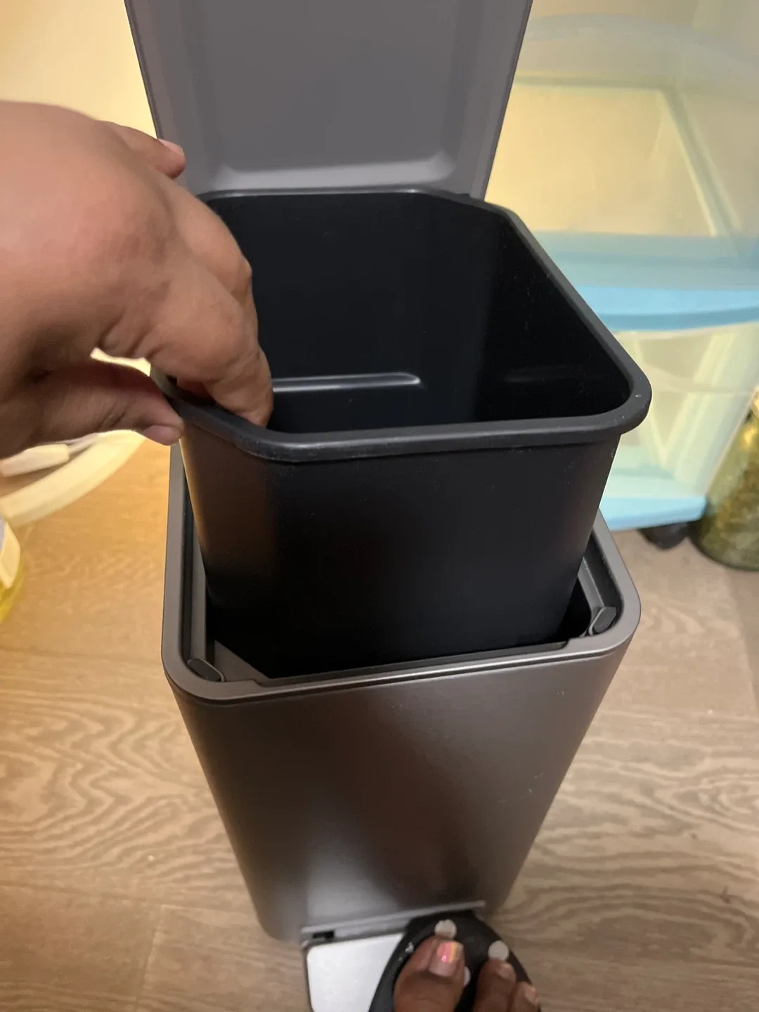 Kohler Step Can Trash Bin image indicator(3)