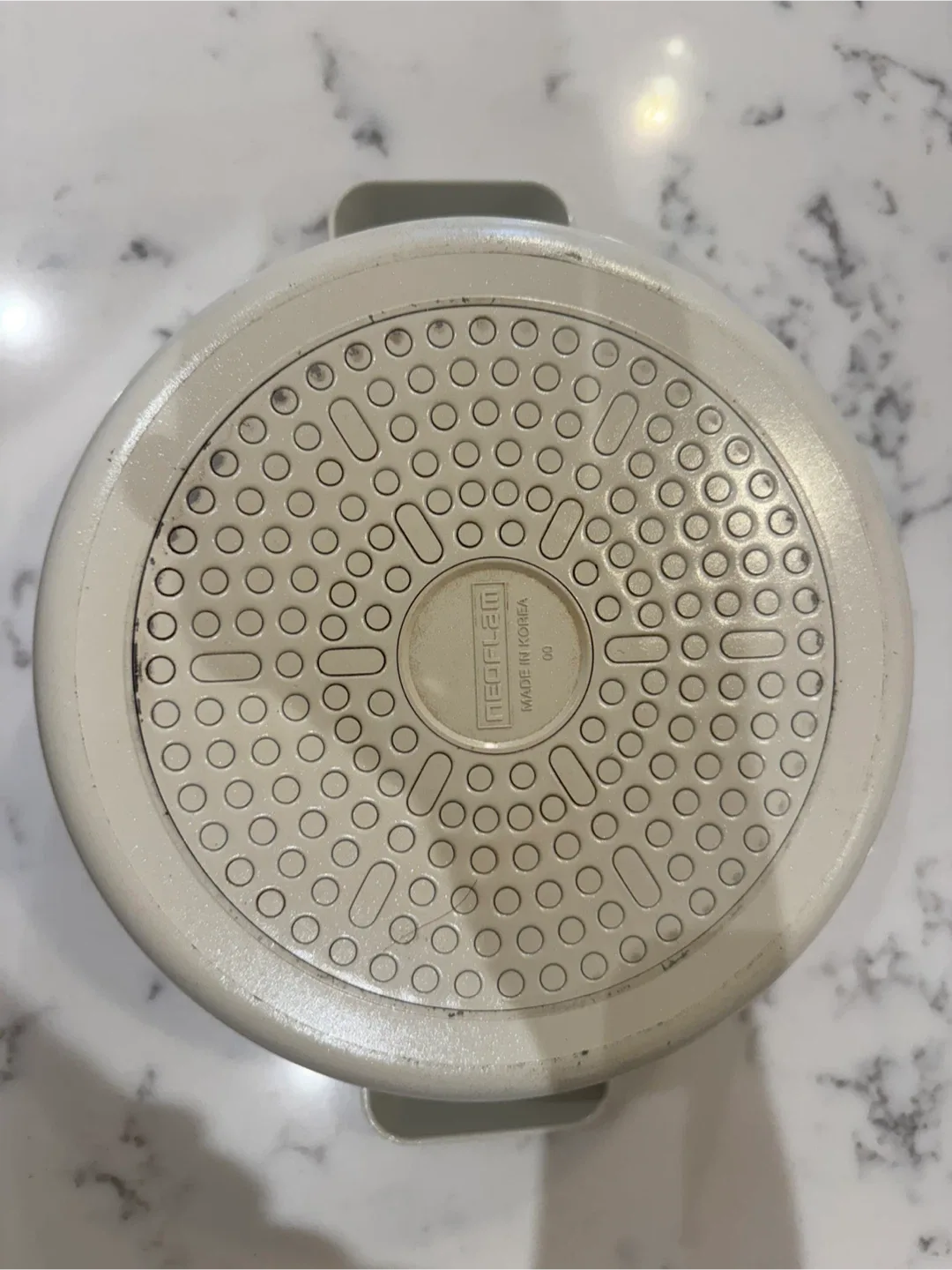 Neoflam Beige Dutch Oven with Lid image indicator(2)