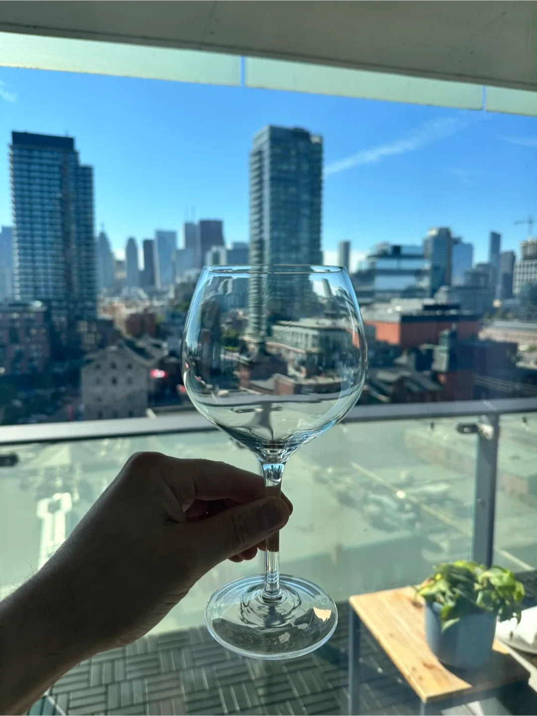 Red Wine Balloon Glasses - Set of 4 image indicator(2)