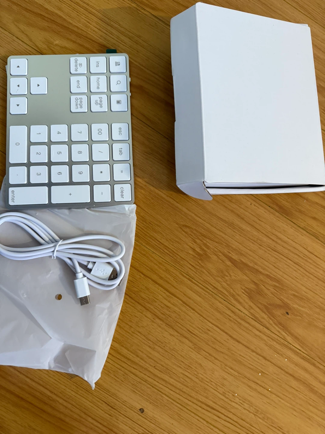 New Wireless Numeric Keypad with Box - photo 2