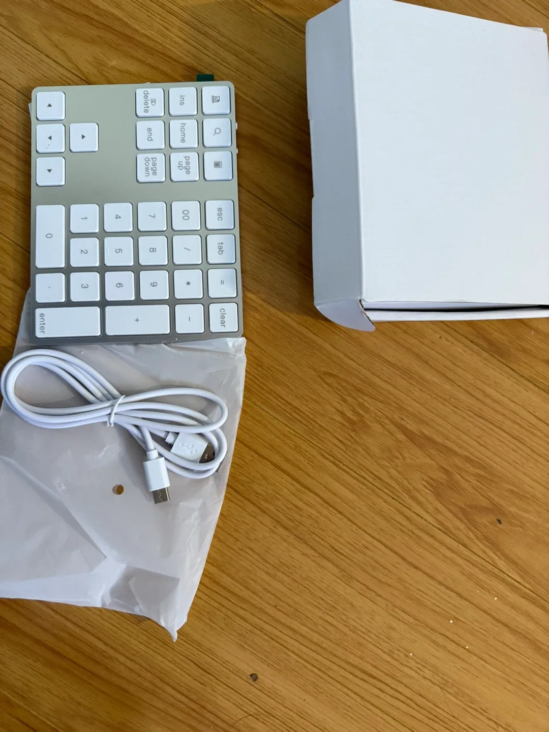 New Wireless Numeric Keypad with Box thumbnail