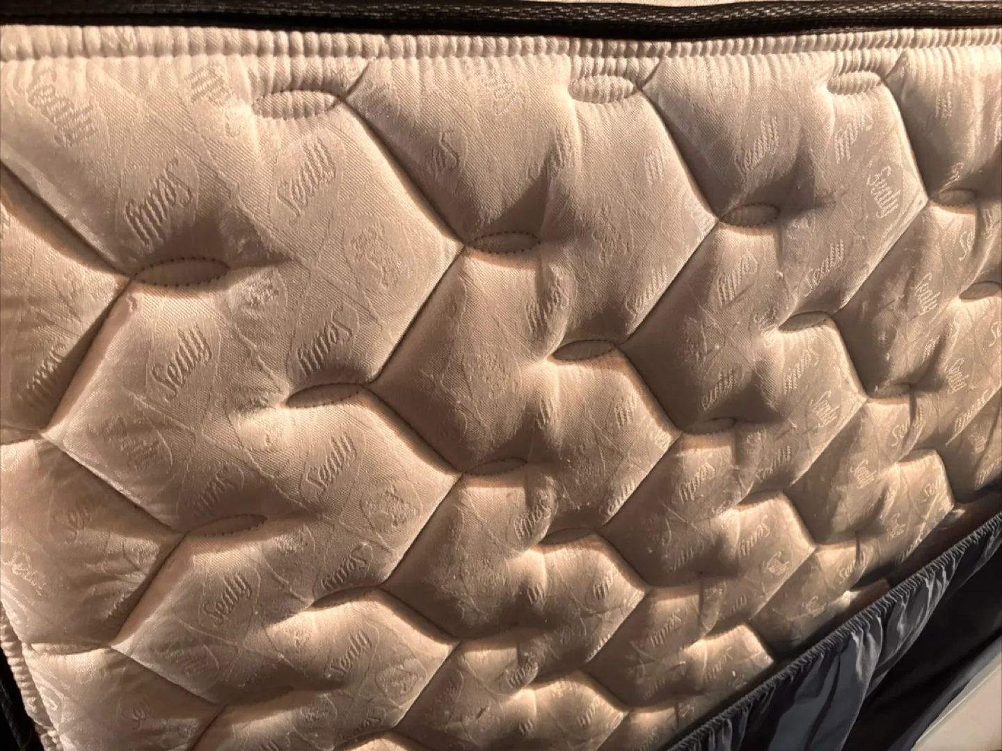 Solid wood Twin bed with Mattress image indicator(8)