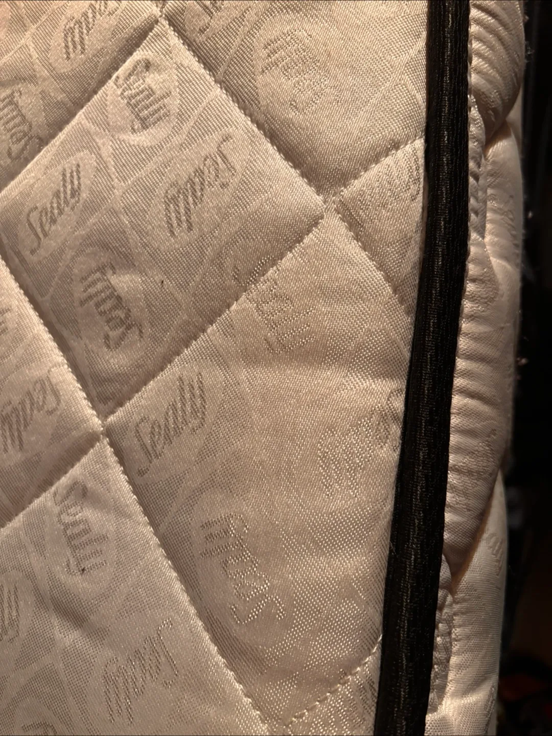 Solid wood Twin bed with Mattress image indicator(7)