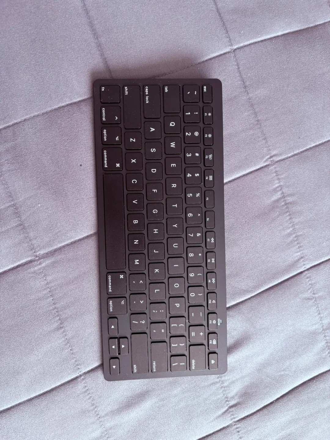 Wireless (Bluetooth) black key board thumbnail