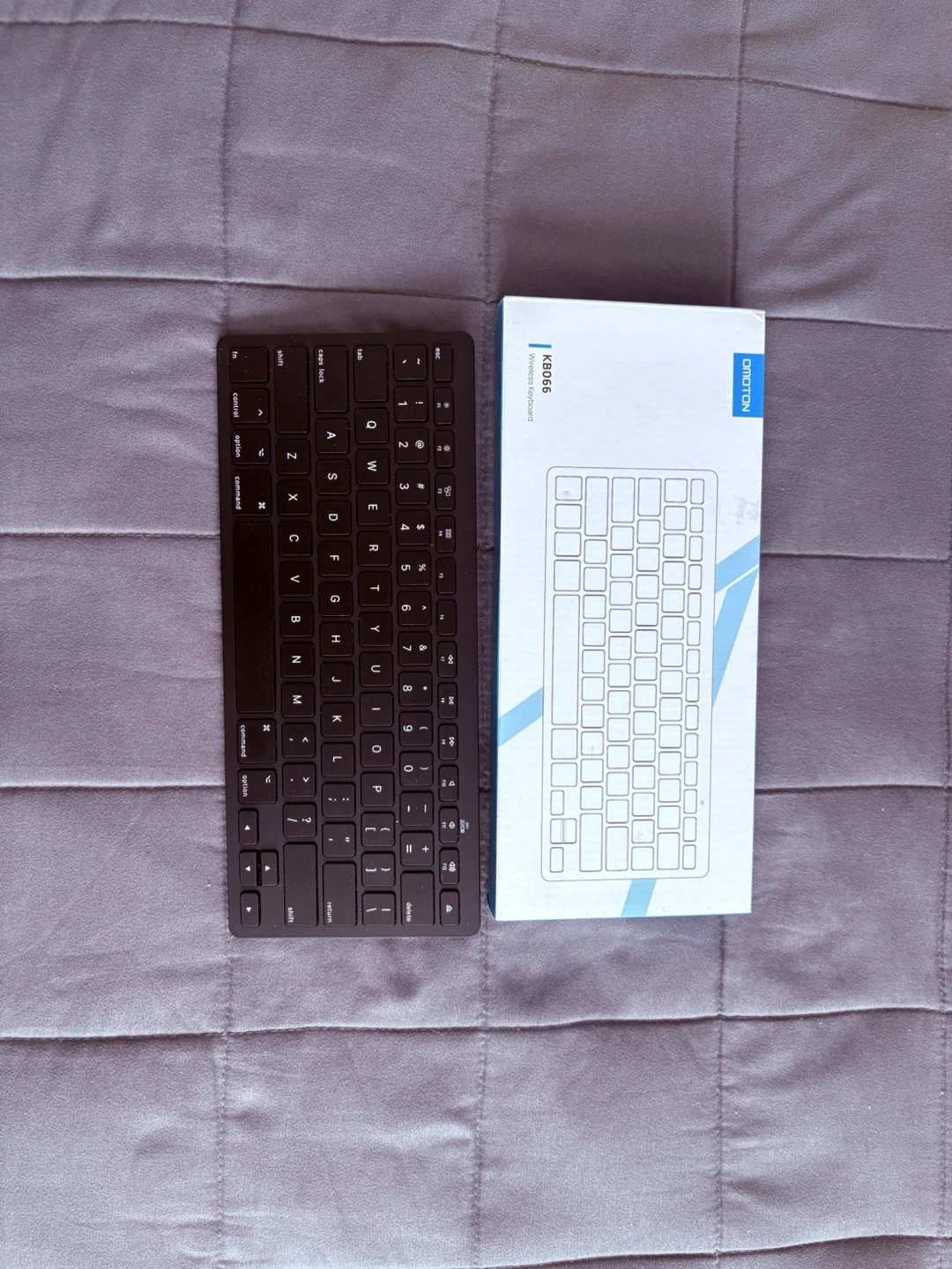 Wireless (Bluetooth) black key board - photo 4