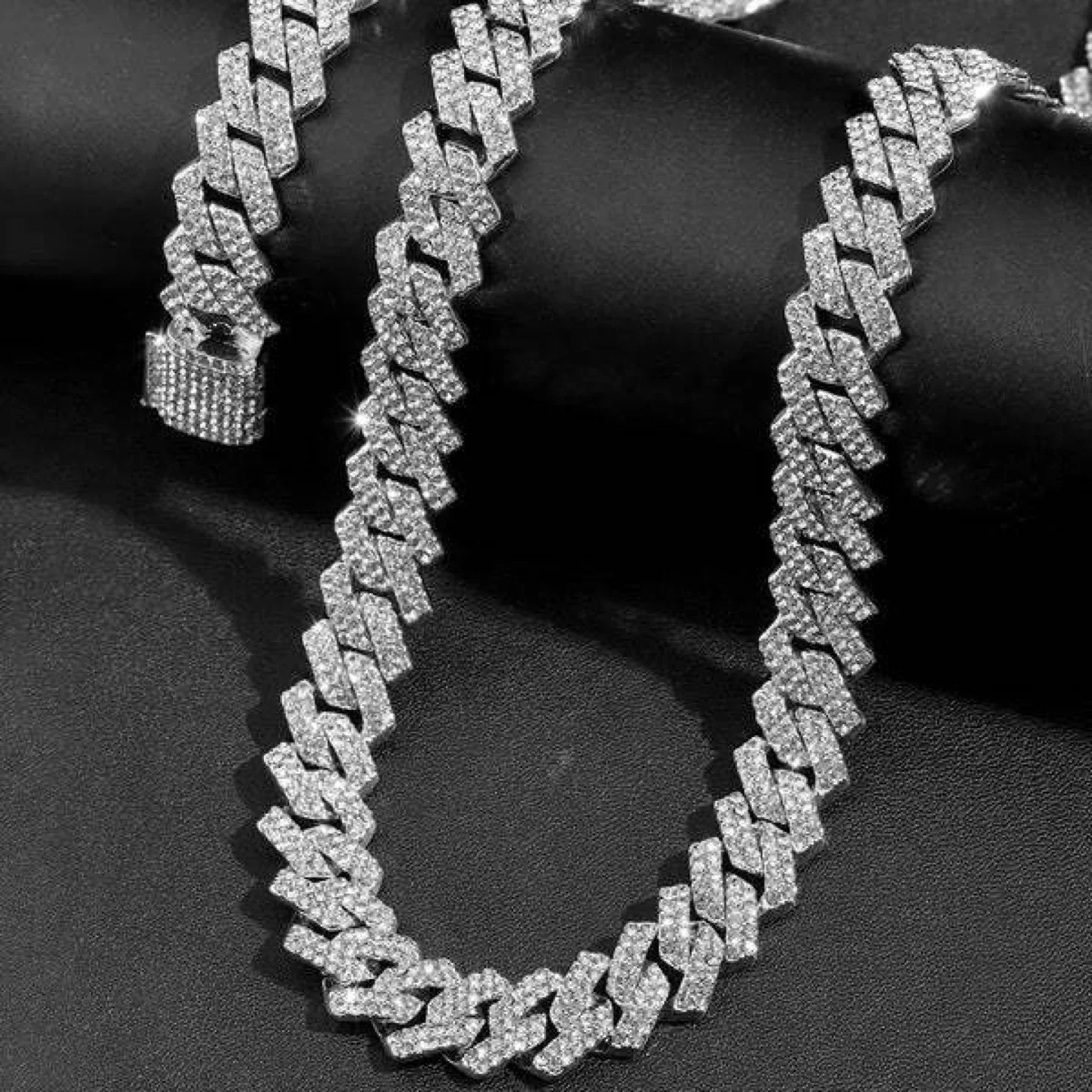 Cuban Link Chain Necklace & Bracelet Set image indicator(4)