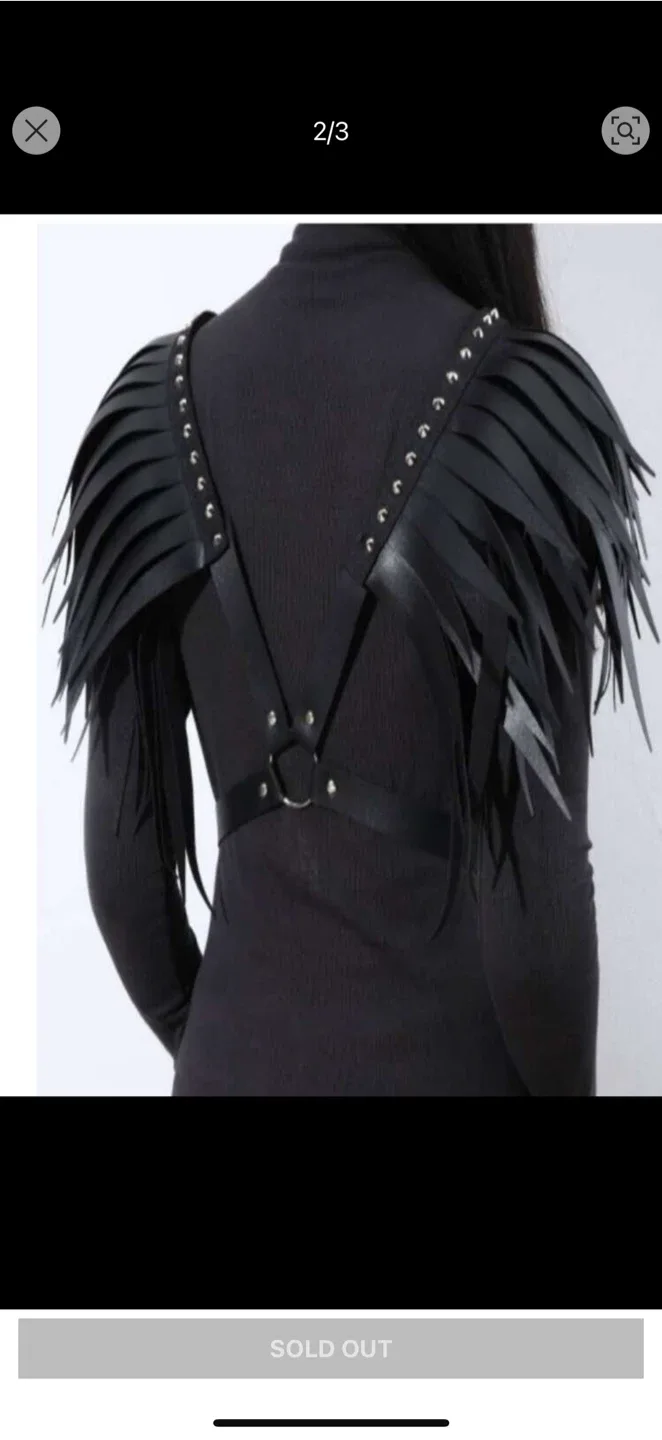 Boohoo Fringe Detail Harness - Black image indicator(3)