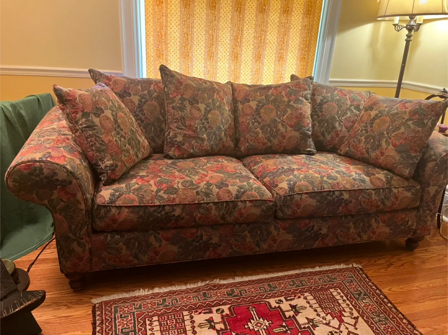 Large and comfortable sofa. image indicator(2)