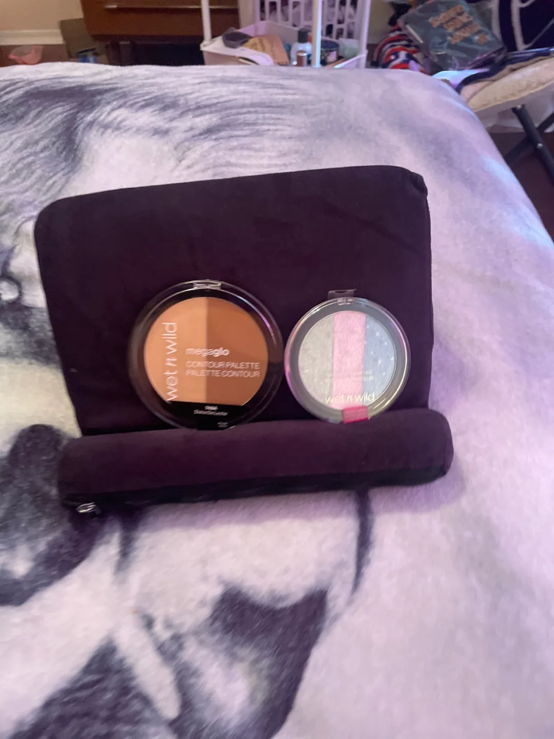 Wet n Wild Megaglo Contour Palette & Highlighter image indicator(7)