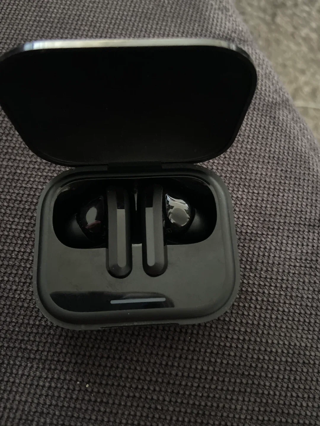 Redmi Black Earbuds thumbnail