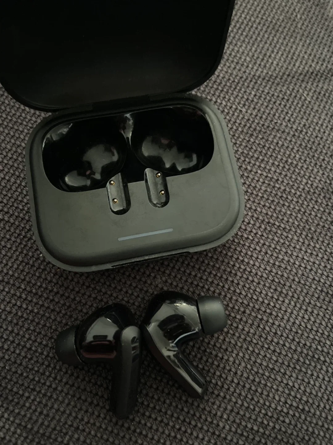 Redmi Black Earbuds image indicator(4)