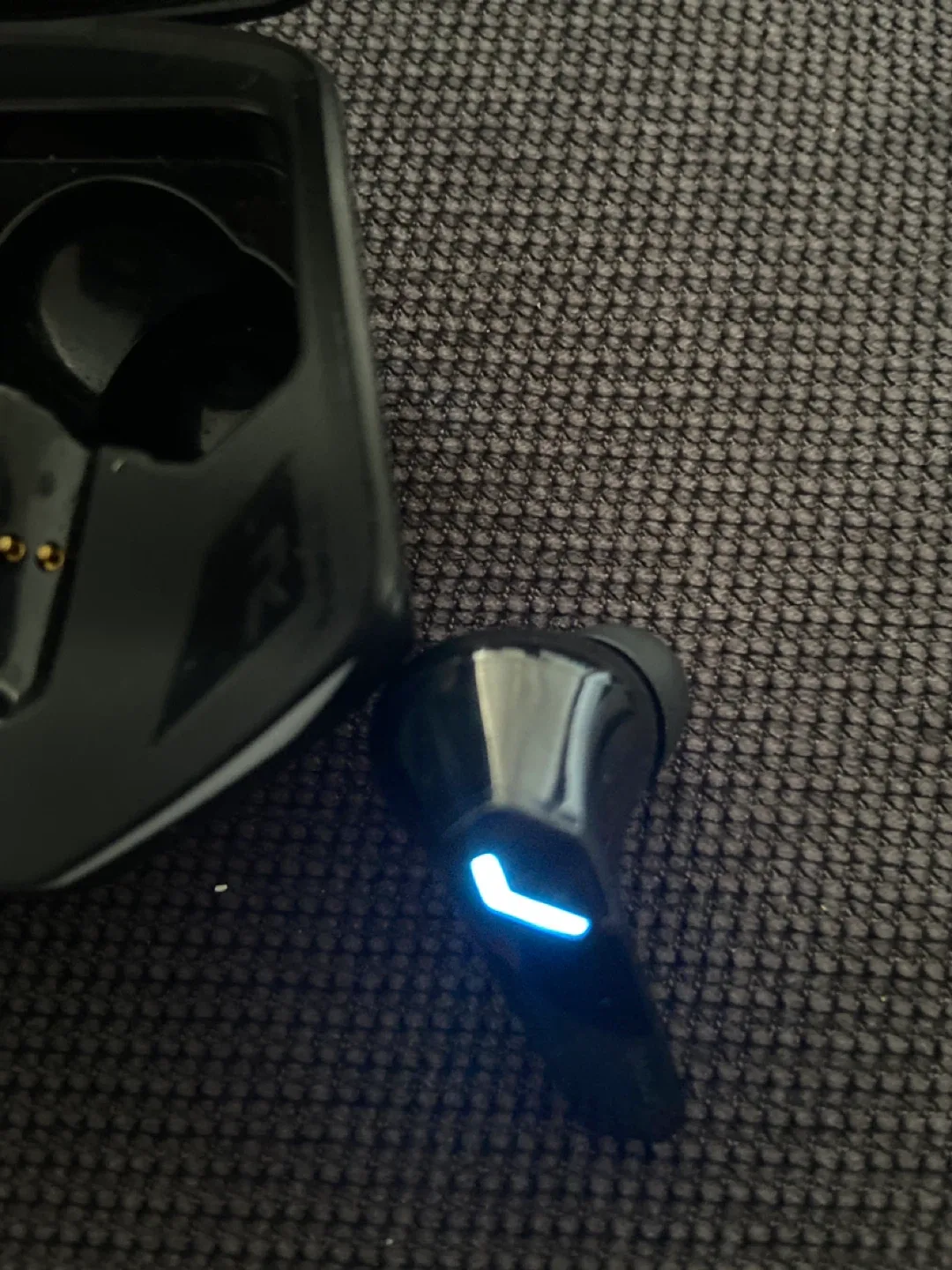 Lenovo GM1 Wireless Earbuds - Black image indicator(2)